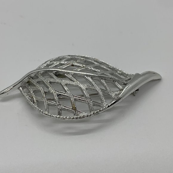 Vintage Silver-Toned Leaf Brooch/Pin - Picture 5 of 7